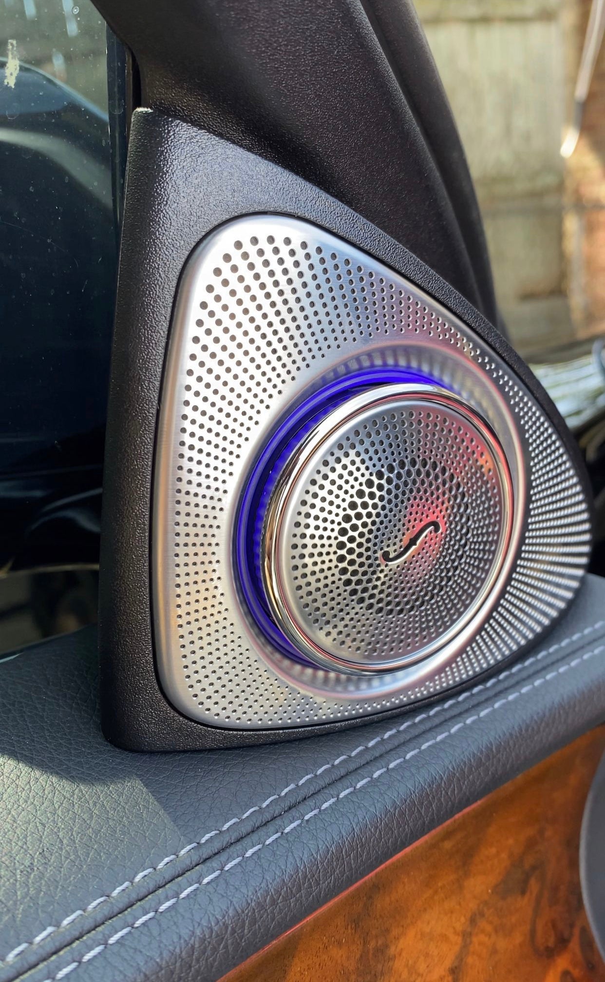 New Tweeter | Dual-Side Lighting | 64-Color Spectrum | S-Class 2018-2020